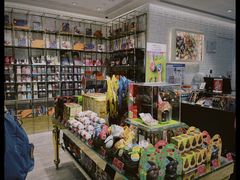 零售区-VENCHI 闻绮(北京国贸商城店)