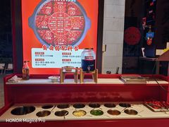 -憨孃孃·重庆老火锅(红山黑金店)