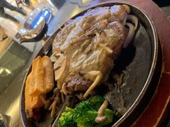 石板T骨牛排-Let's Taipei 非常烘焙(太古里店)
