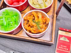 -艳阳天民俗村(公园路店)