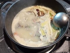 黑胡椒猪肚鸭架锅-三人行骨头王火锅(长寿店)