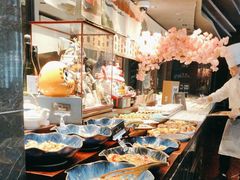 -雍容荟帝王蟹活龙虾展台自助(IFS黑金店)