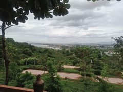 景点-婆萨努占婆塔