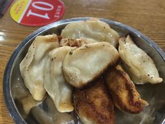 -黄阿姨锅贴大王(万航渡路店)