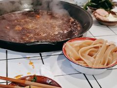 -财二舅火锅招待所