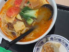 -蒙自源米线大王(东站店)