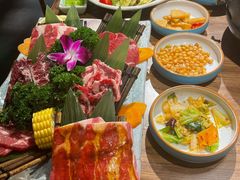 黑牛六拼-明洞阿姨·韩式酱蟹烤肉·创意料理(三元桥店)