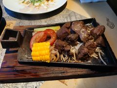 -穹六人间 people 6(岳阳路店)