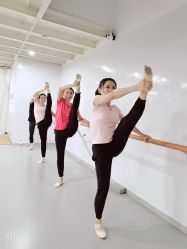 -艺佳舞蹈培训学校