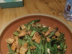 辣椒炒肉-渔悦潇湘·酸菜煮鱼(岳麓山店)