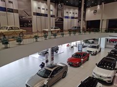 -杭州中沃沃尔沃4S店(滨江区店)