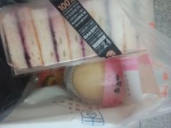 -金色麦甜糕点(面包.蛋糕.华苑店)