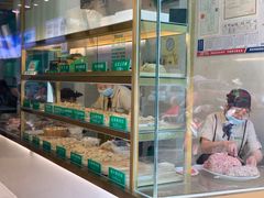 面包甜点陈列柜-袁亮宏饺子云吞(侯家桥菜场店)