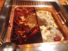-老牌坊云南鱼豆花火锅(爱建店)
