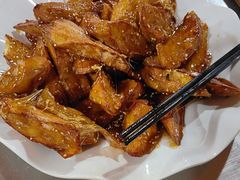 -粘豆包柴火铁锅炖