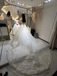 点击看大图 -GRACE KELLY婚纱与礼服(北京店)