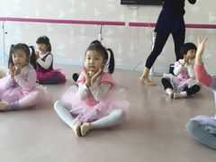 -Isee灰姑娘国际儿童艺术中心(BHGMall店)