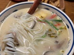 -雀舞云南菜(天津天河城购物中心店)