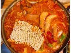 部队火锅-小木屋米酒店·韩国料理(深圳总店)