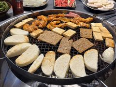 -彝人部落火盆烧烤(原内环足球场店)