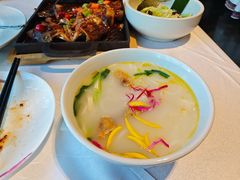 -彩云天云南餐厅