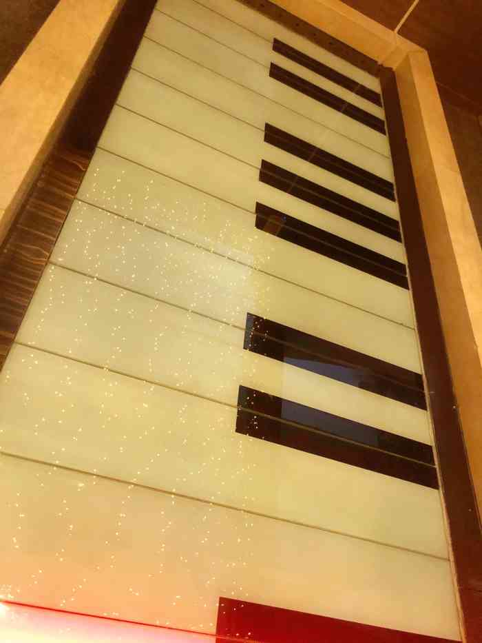 大逸传奇(汤泉店火车南站店)-"[薄荷]环境:环境很棒,门面很排场,去.