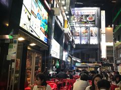 -BHC炸鸡(明洞总店)