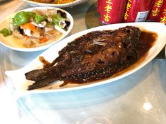 红烧河鲫鱼-锦江中华村农家乐饭庄