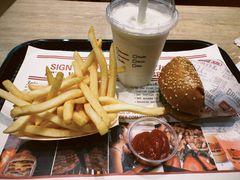 -The Habit Burger Grill 哈比特汉堡(爱琴海店)