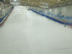 -乔波室内滑雪场