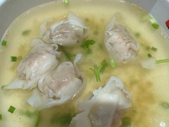 鲜虾馄饨-南城香·饭香串香馄饨香(花园北路店)