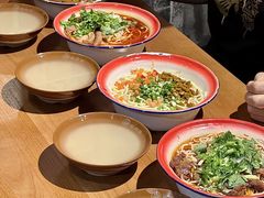 -楚东君•襄阳牛肉面牛杂煲(陆家嘴正大店)