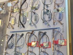 -天空之镜眼镜店蔡司依视路配镜授权零售店(望京颐堤港店)