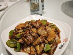-六泰居·尔滨地标·东北菜(泰山路店)