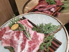 -草家酱蟹炭火烤肉店(珲春南路一店)