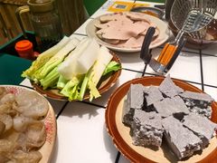 -扎起市井老火锅(乐山总店)
