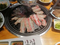 精品牛五花-唯成•韩国炭火烤肉 유성고기