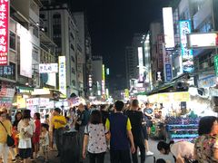 -六合夜市