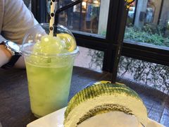 -莓园冰淇淋店