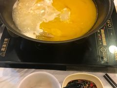 -鲜入围煮花胶鸡海鲜火锅