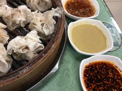 牛肉芹菜烧卖-国庆烧麦馆