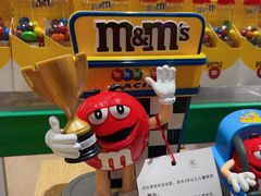 -m豆巧克力世界(上海世茂广场店)