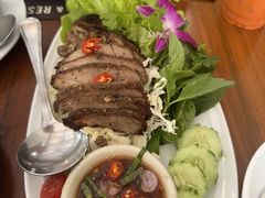 -Chom Cafe and Restaurant