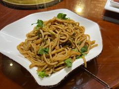 -东口码头·烧鸽子·鱼头泡饼·地方菜(金鹰悦城店)