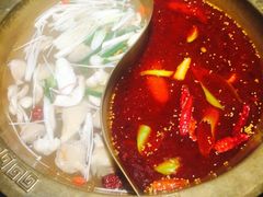 -周周有辣火锅馆(玖耀里店)