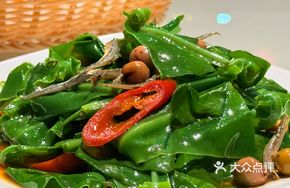 Cloves Stir-fried Mountain Spinach