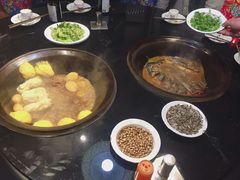 -鱼窝棚柴火铁锅炖(富山屯店)