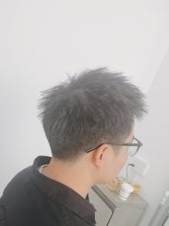 -LILI·HAIR SALON理理造型