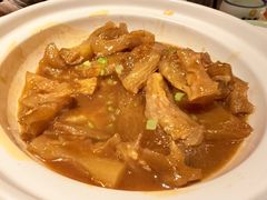 石锅萝卜煨牛筋-真地道京味府·鲜橙烤鸭·北京菜(朝外大街东大桥店)