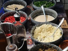 -黔有有贵州酸汤夺夺粉火锅(五味十字店)